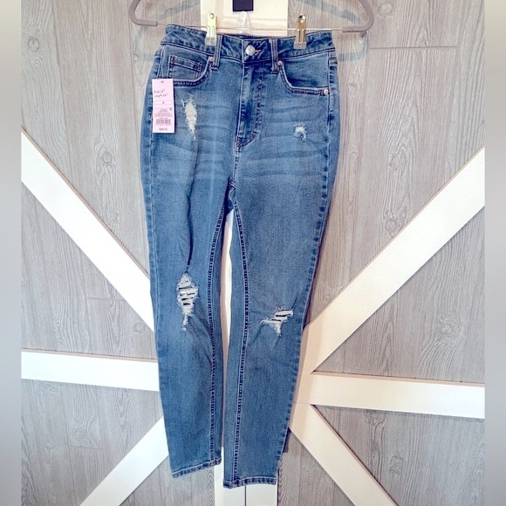WJ1.730 NWT Wild Fable Women's Distressed Highest Rise Curvy Skinny Jeans Size 4